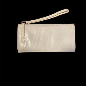 Kennet Cole New York Elegant Leather Cream Wristlet Clutch